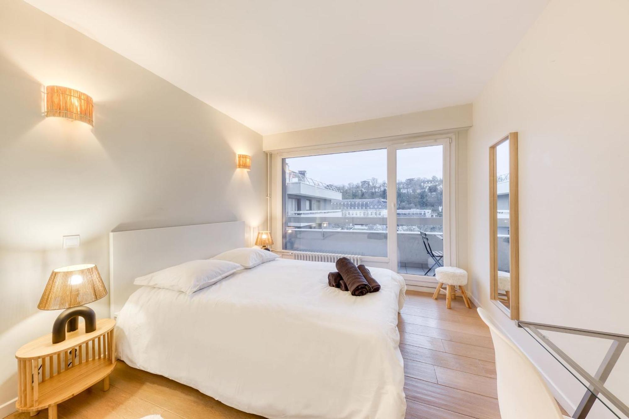 Grand Appartement Spacieux - Proche Paris Sèvres Esterno foto